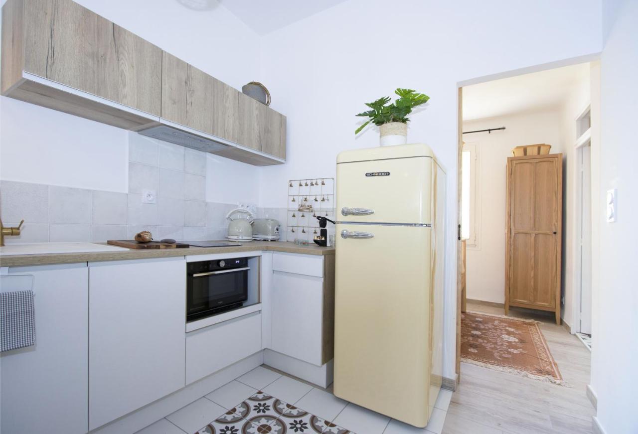 Apartment Authentique - T3 A 2 Pas Du Port Et Des Plages - Parking Souterrain Offert La Ciotat