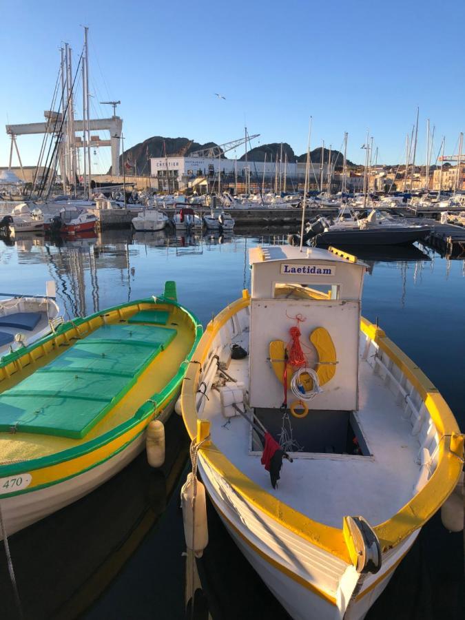 Authentique - T3 A 2 Pas Du Port Et Des Plages - Parking Souterrain Offert * La Ciotat