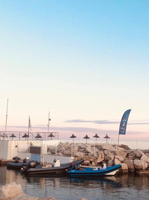 Authentique - T3 A 2 Pas Du Port Et Des Plages - Parking Souterrain Offert Apartment La Ciotat
